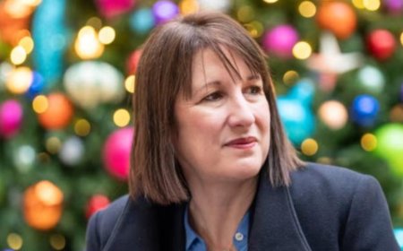 Economists and policy experts warn Reeves against City deregulation