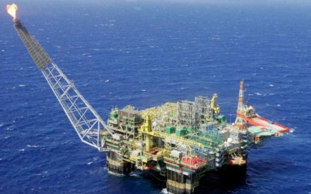 Oil prices settle higher after larger-than-expected drop in US crude stockpiles