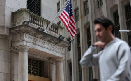 Nasdaq Composite slumps 3%; tech sector hit by Chinese AI push