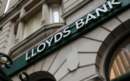 Lloyds puts aside a further £700m for compensation over car finance scandal