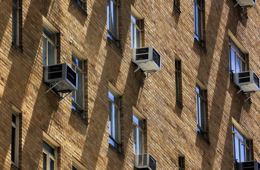 US banks predict climate goals will fail – but air conditioning firms will thrive