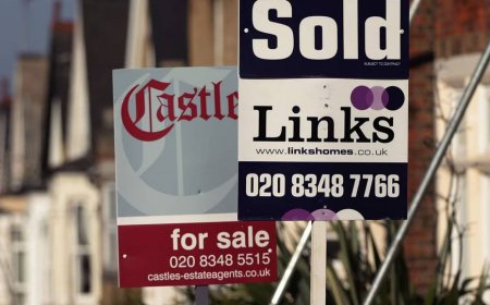 UK mortgage lending at four-year high amid rush to avoid stamp duty rise