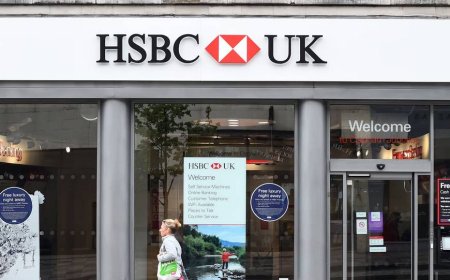 HSBC high street bank staff face bonus cuts over remote working
