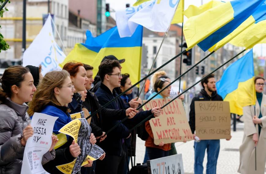 Ukraine must urgently be given the €300bn of frozen Russian assets Phillip Inman