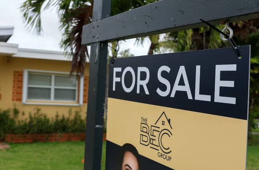 Mortgage demand drops for the third straight week, even as interest rates ease