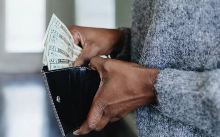 ‘Revenge saving’ picks up as consumers brace for economic uncertainty