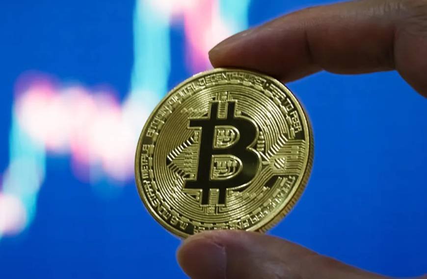 BlackRock’s iShares bitcoin fund sees record exodus as crypto heads for worst month since 2022