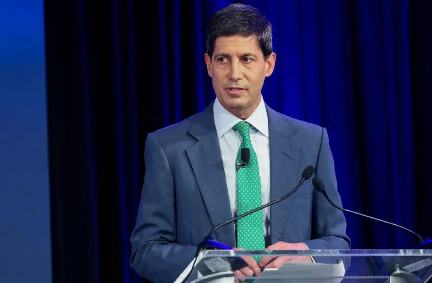 Hassett Fed chair odds fall, Warsh chances surge on Kalshi after Trump comments