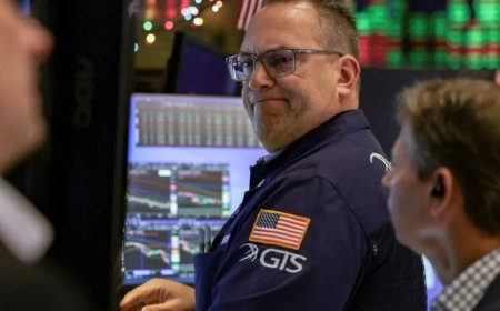 U.S. stocks show little reaction to Trump’s extraordinary Venezuela action. Why investors see a bull case