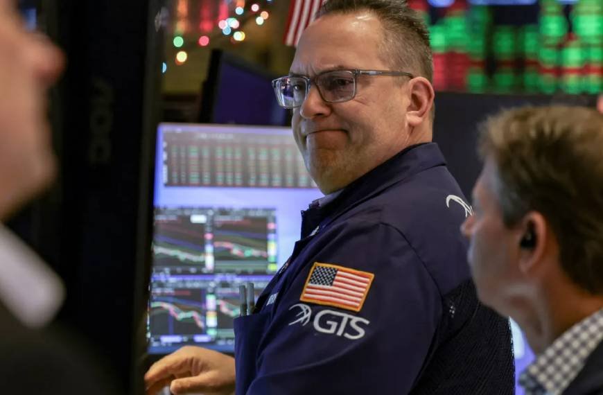 U.S. stocks show little reaction to Trump’s extraordinary Venezuela action. Why investors see a bull case