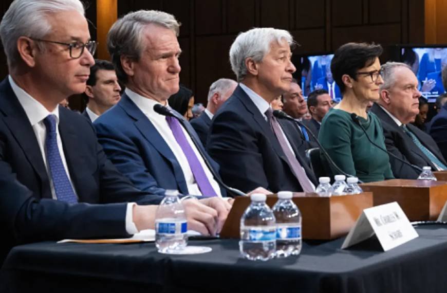 Trump’s credit card rate cap plan has unclear path, ‘devastating’ risks, bank insiders say