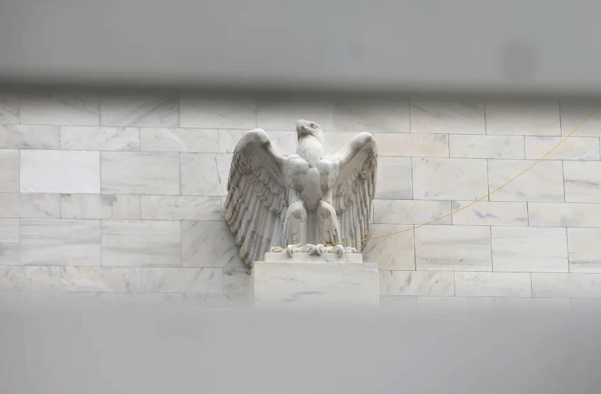 Fed still expects to cut rates once this year despite spiking oil prices