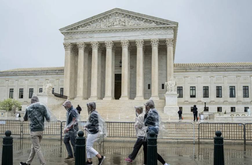 Series of court decisions weaken Democrats’ odds of winning the House