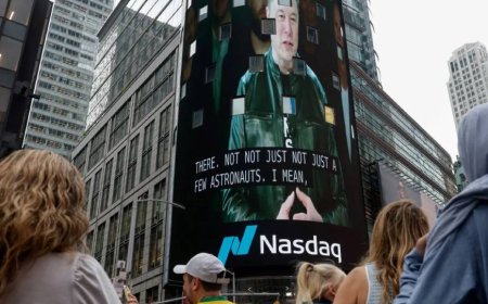 Short sellers load up against SpaceX as stock drops below IPO price